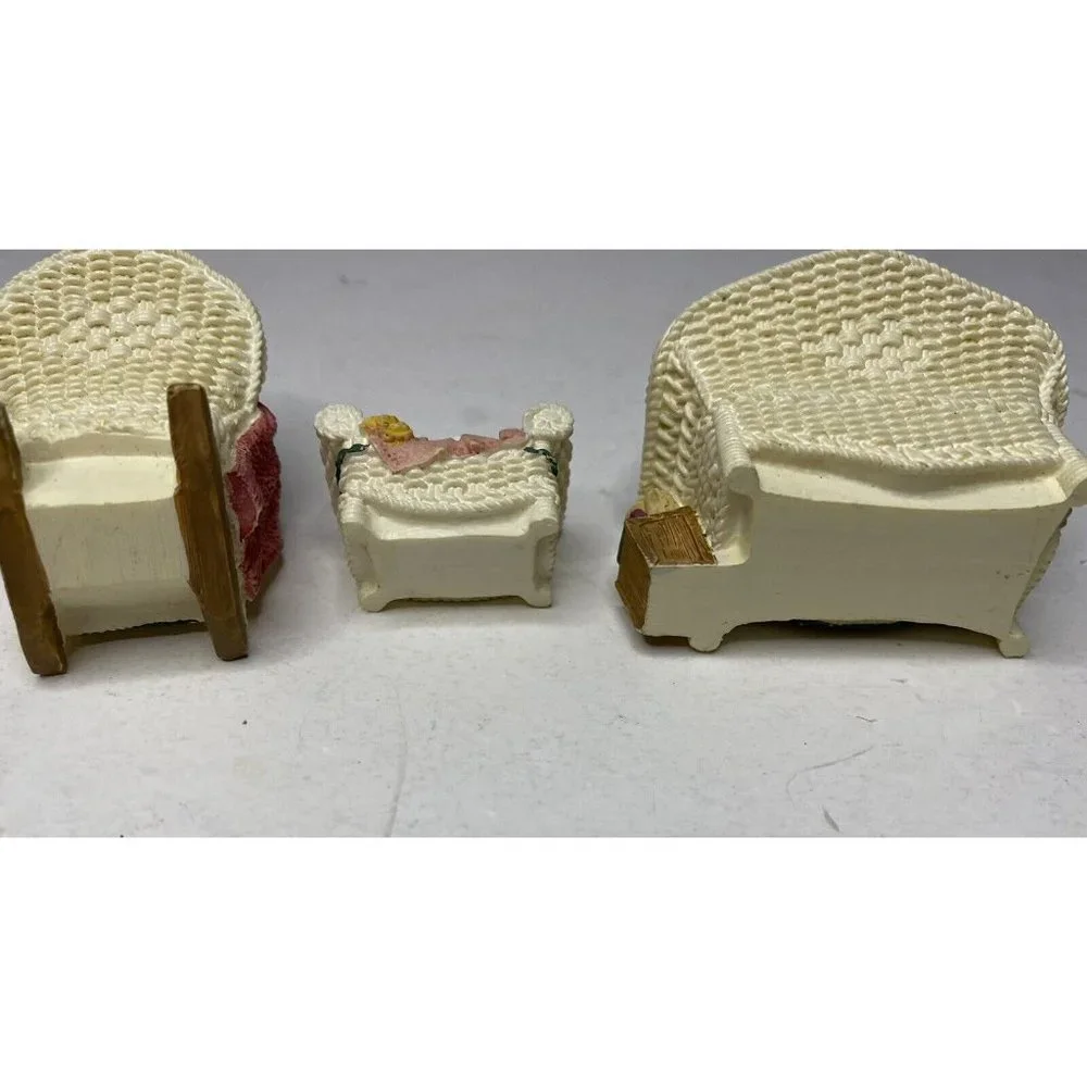 Avon Collectibles Victorian Memories Miniature Doll Furniture Wicker Porch 3pc